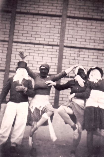 Het jaarlijkse zwartwitfeest. Maar vraag geen verduidelijking...